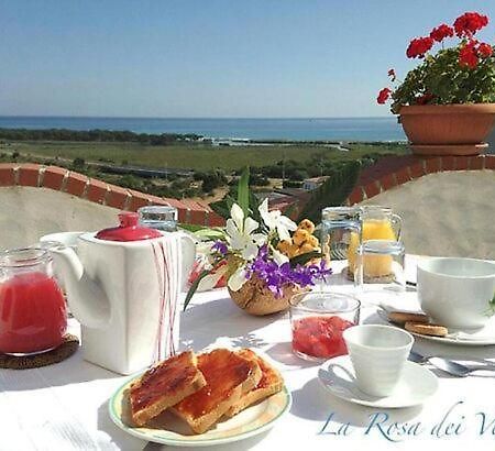 Bed and Breakfast La Rosa Dei Venti Ла-Калетта Экстерьер фото
